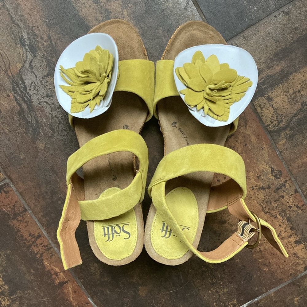Sofft Cali Wedge in Citron - Picture 2 of 11